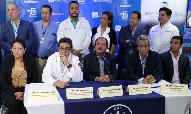 equipo profesionales salud participo cirugia